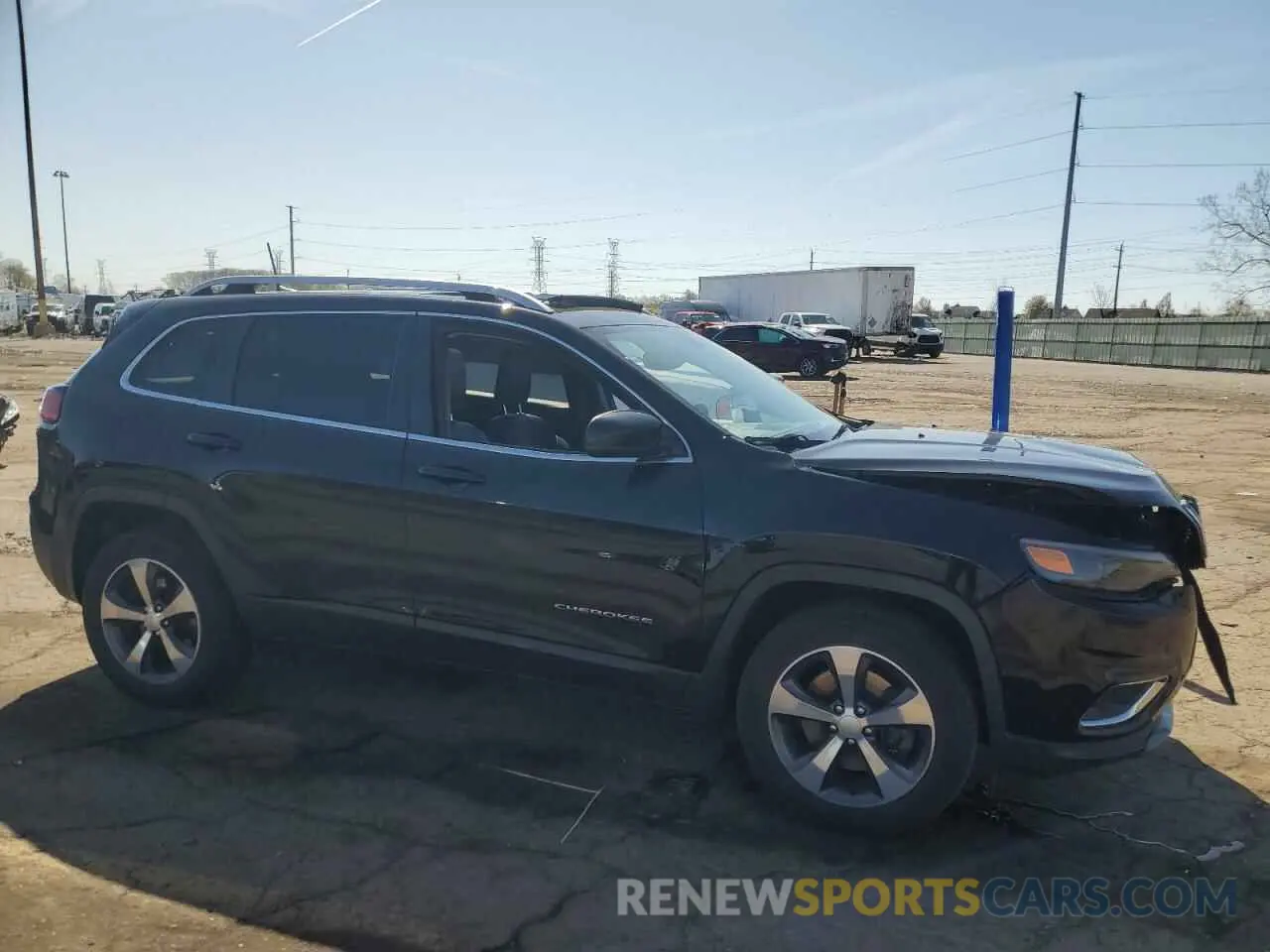 4 Photograph of a damaged car 1C4PJMDN6KD134094 JEEP GRAND CHER 2019