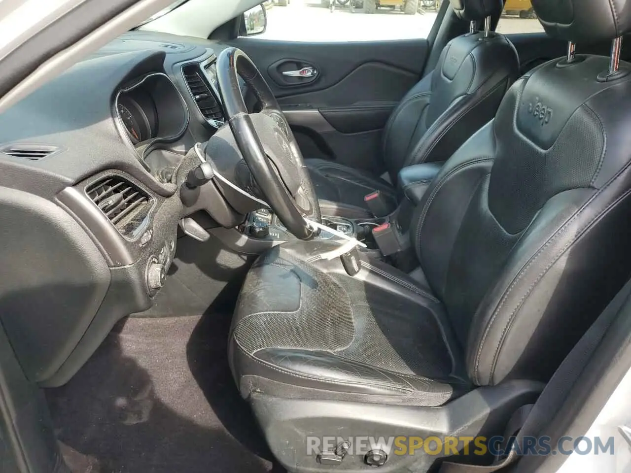 7 Photograph of a damaged car 1C4PJMDN7KD168464 JEEP GRAND CHER 2019