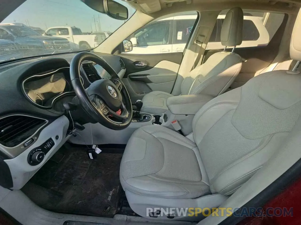5 Photograph of a damaged car 1C4PJMDN7KD219929 JEEP GRAND CHER 2019