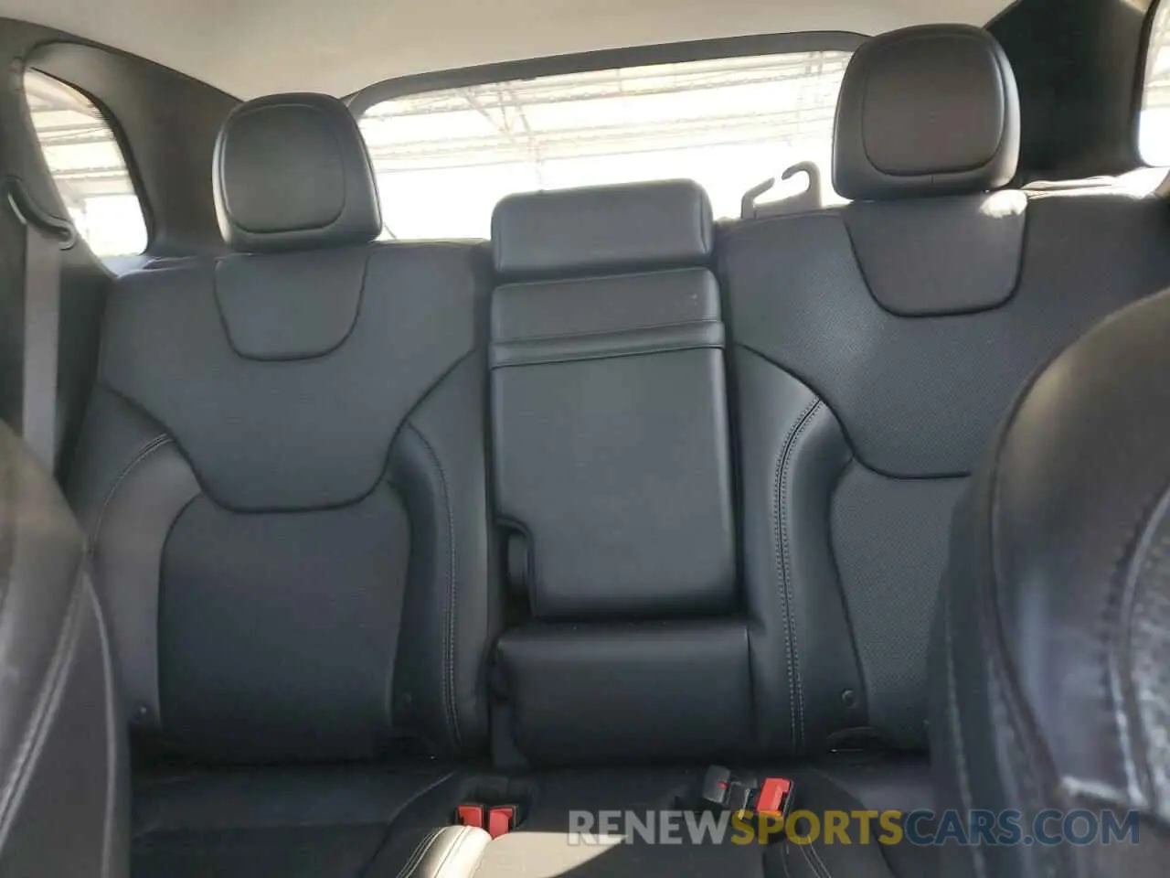 10 Photograph of a damaged car 1C4PJMDN7KD228730 JEEP GRAND CHER 2019