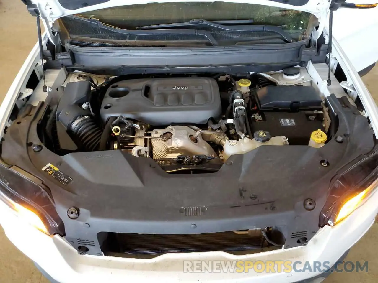 12 Photograph of a damaged car 1C4PJMDN8KD143069 JEEP GRAND CHER 2019