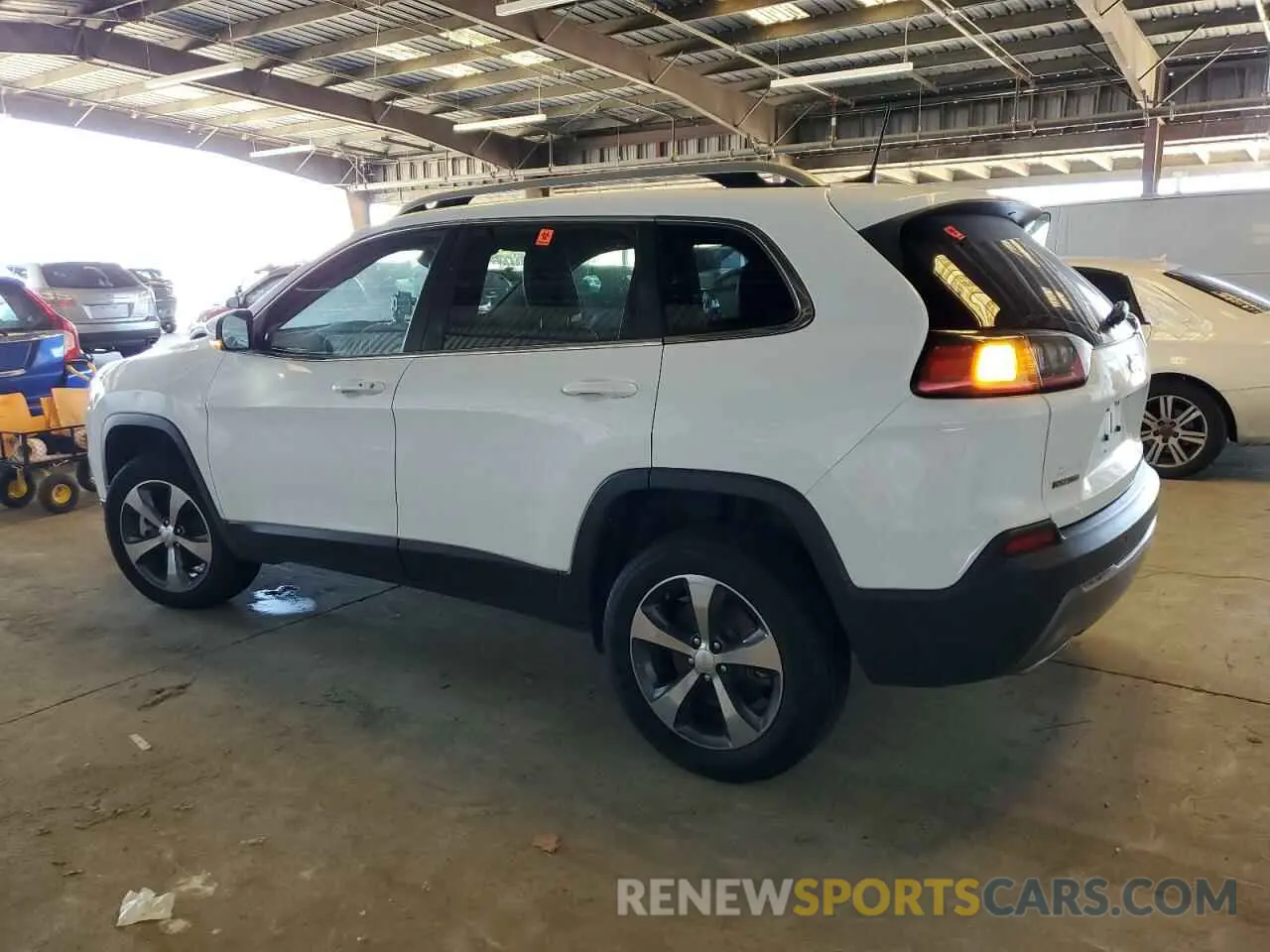 2 Photograph of a damaged car 1C4PJMDN8KD143069 JEEP GRAND CHER 2019