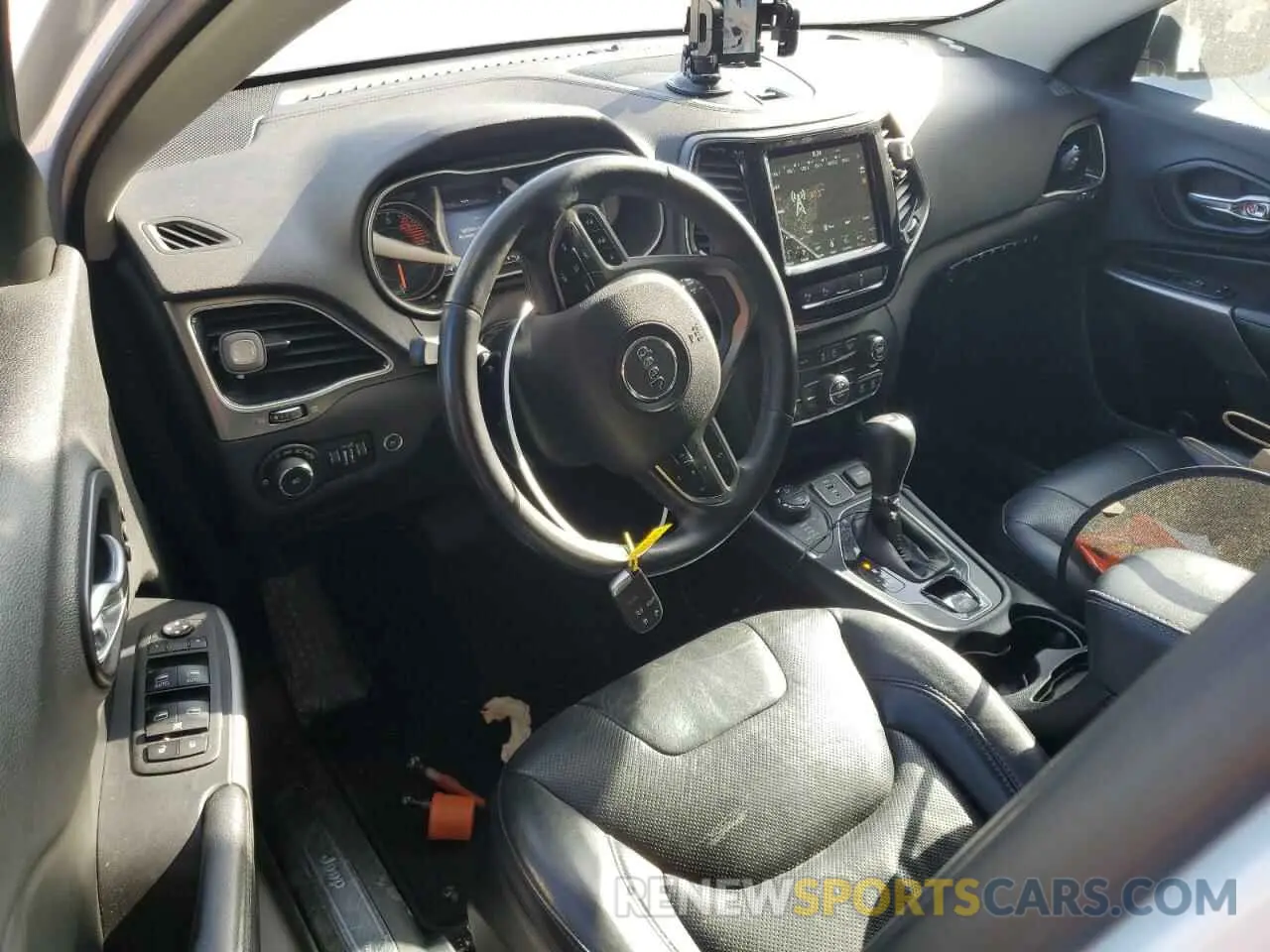 8 Photograph of a damaged car 1C4PJMDN8KD143069 JEEP GRAND CHER 2019