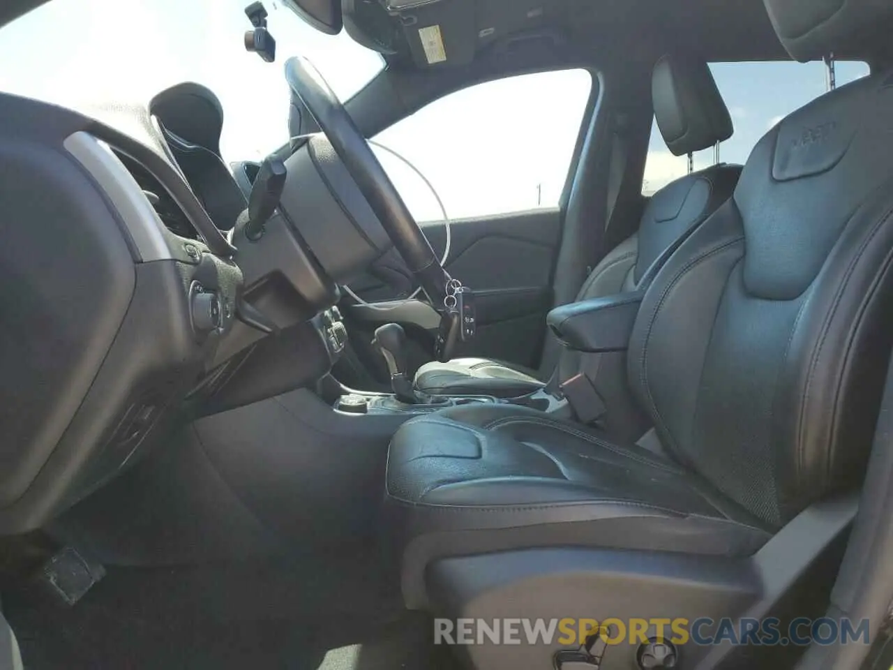7 Photograph of a damaged car 1C4PJMDN8KD367068 JEEP GRAND CHER 2019