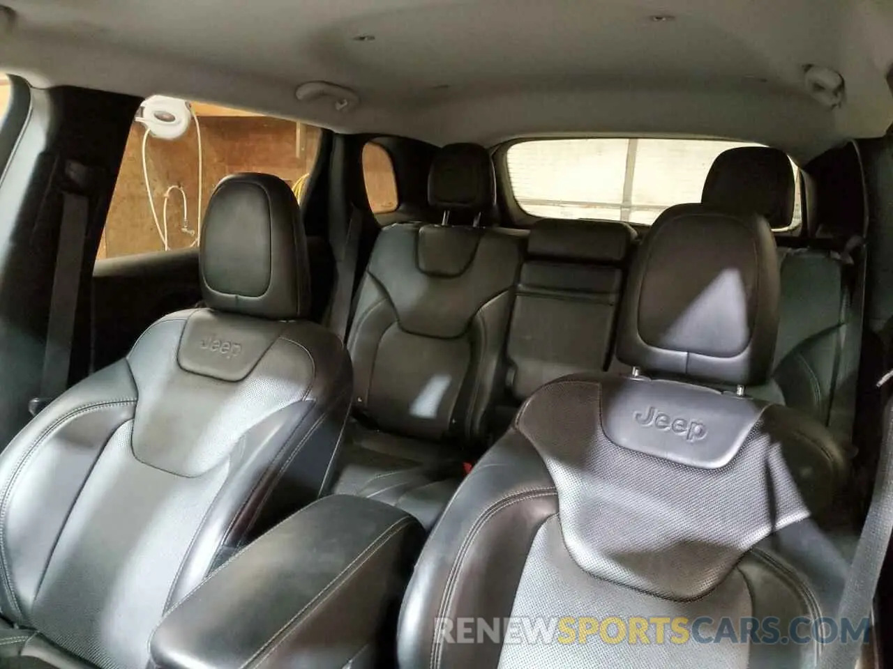 10 Photograph of a damaged car 1C4PJMDN9KD163671 JEEP GRAND CHER 2019