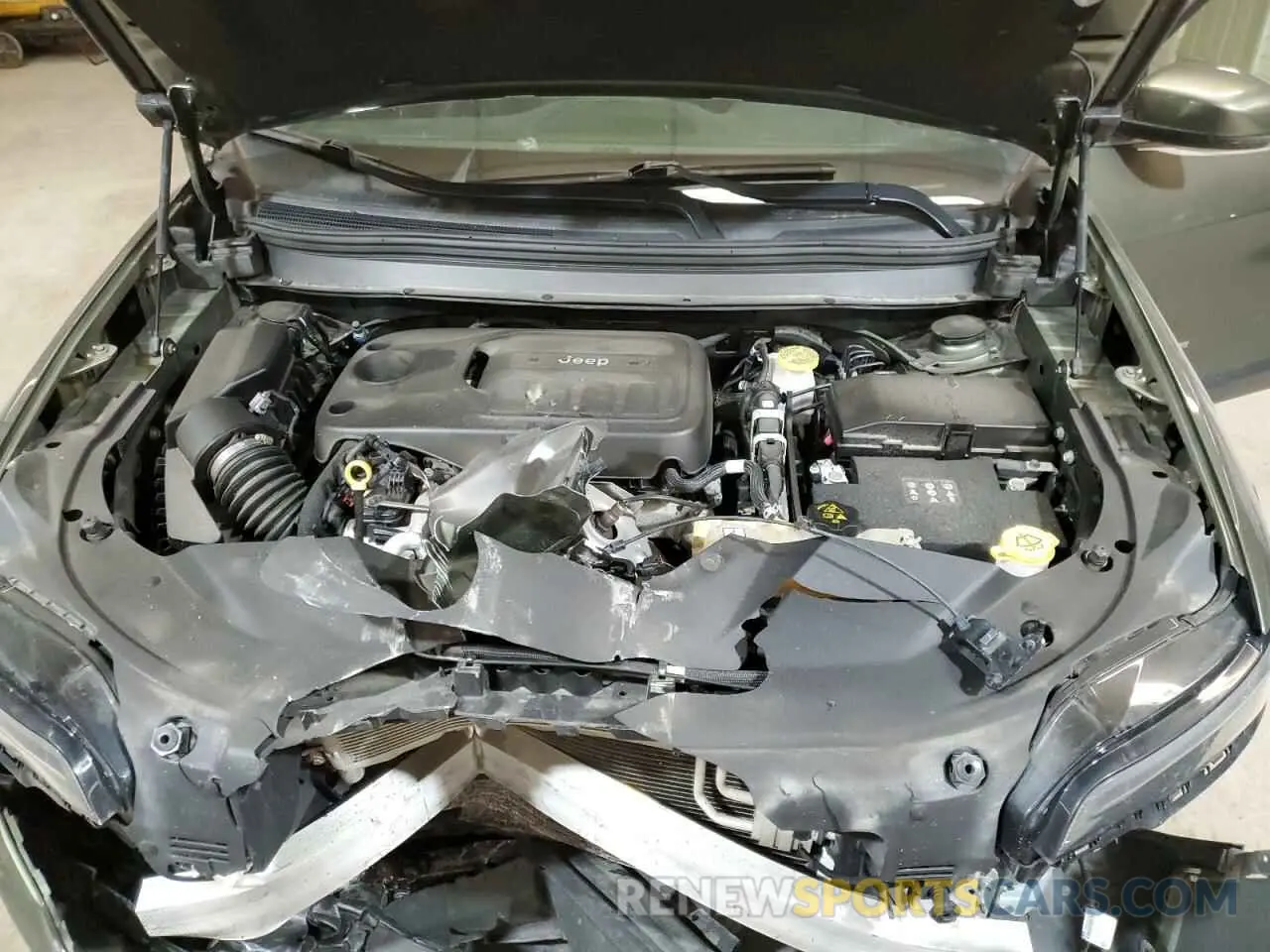 12 Photograph of a damaged car 1C4PJMDN9KD163671 JEEP GRAND CHER 2019