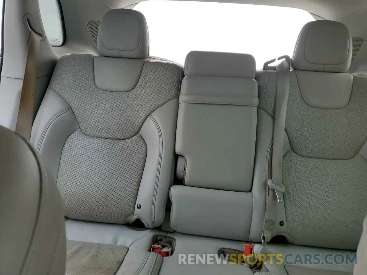 10 Photograph of a damaged car 1C4PJMDN9KD169891 JEEP GRAND CHER 2019