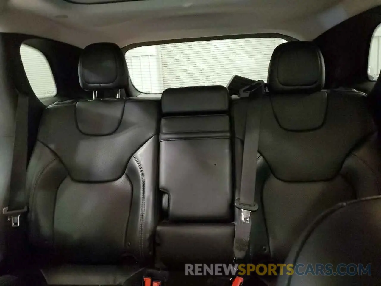 10 Photograph of a damaged car 1C4PJMDNXKD321127 JEEP GRAND CHER 2019