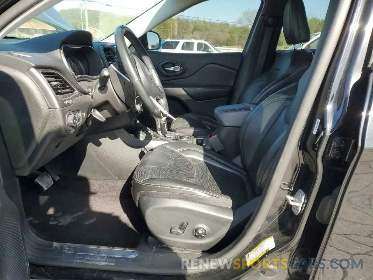 7 Photograph of a damaged car 1C4PJMDX0KD197631 JEEP GRAND CHER 2019