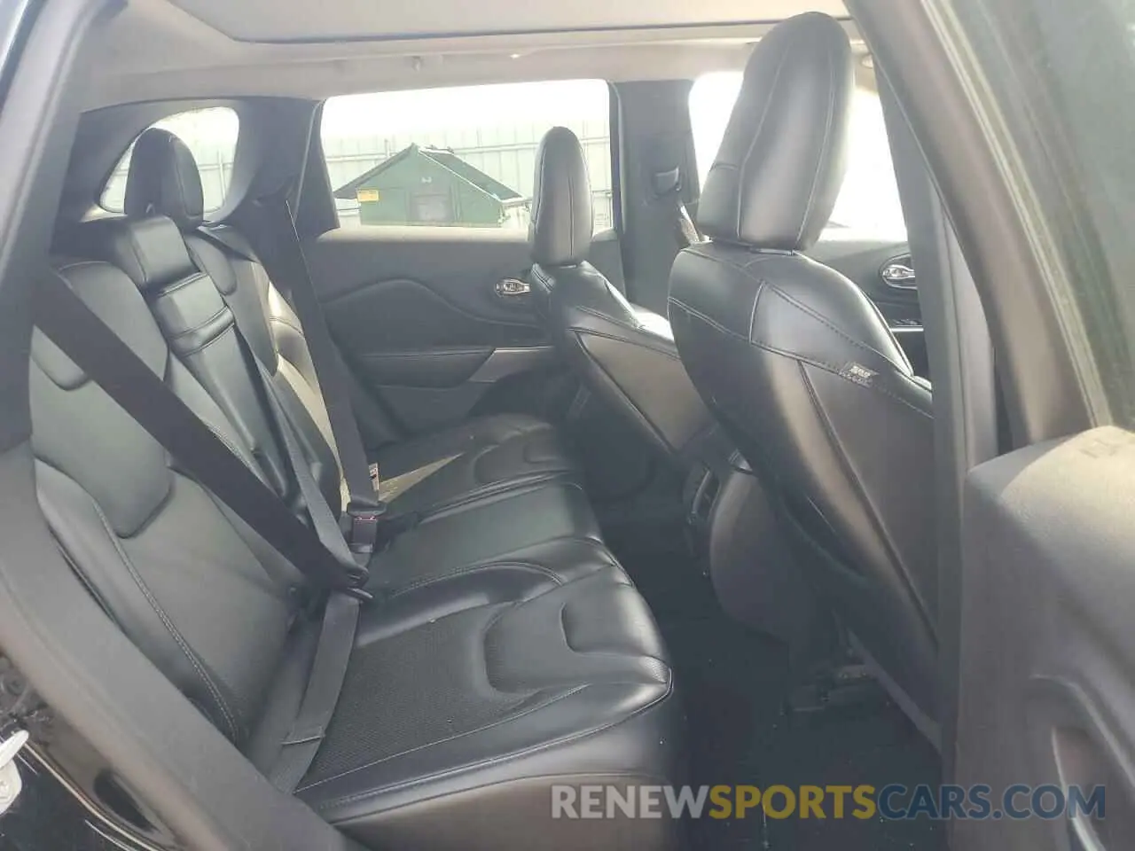 11 Photograph of a damaged car 1C4PJMDX0KD307268 JEEP GRAND CHER 2019