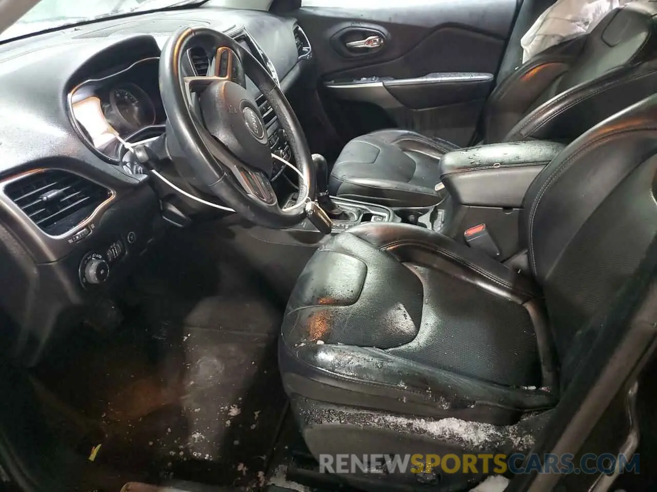 7 Photograph of a damaged car 1C4PJMDX0KD395092 JEEP GRAND CHER 2019