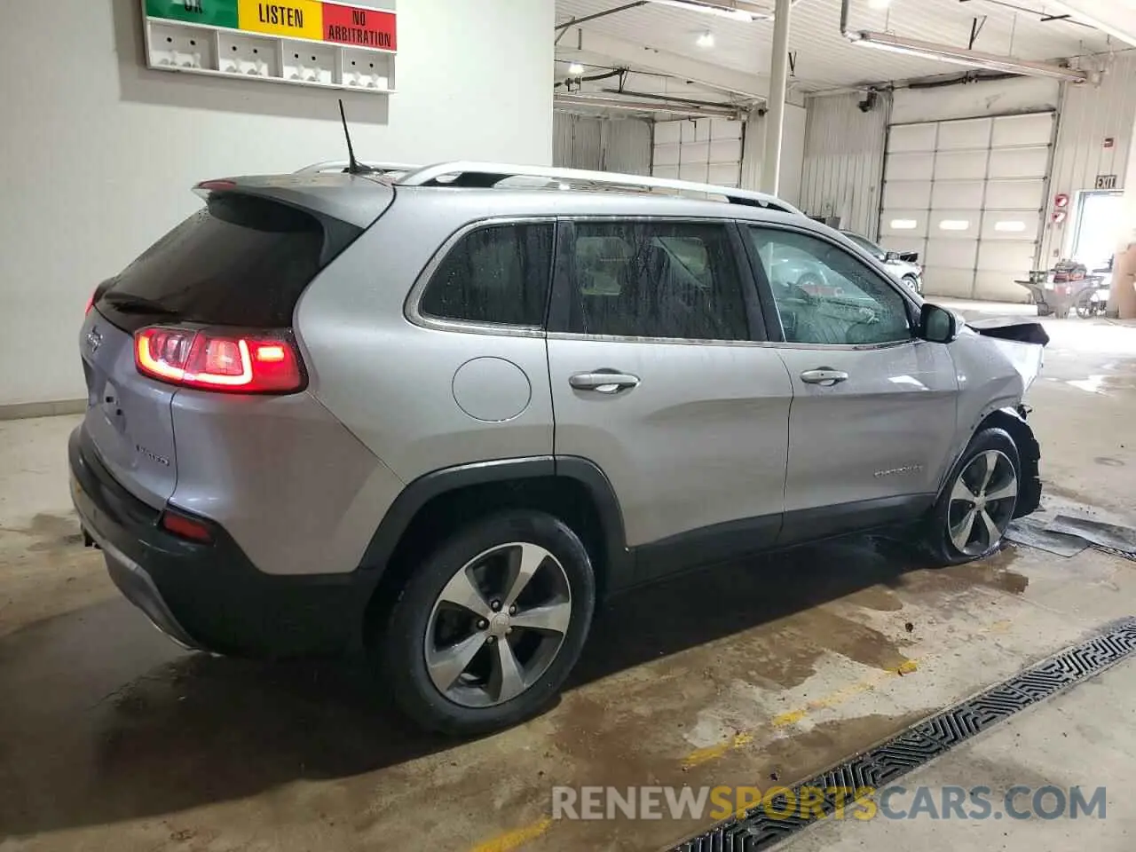 3 Photograph of a damaged car 1C4PJMDX1KD329862 JEEP GRAND CHER 2019