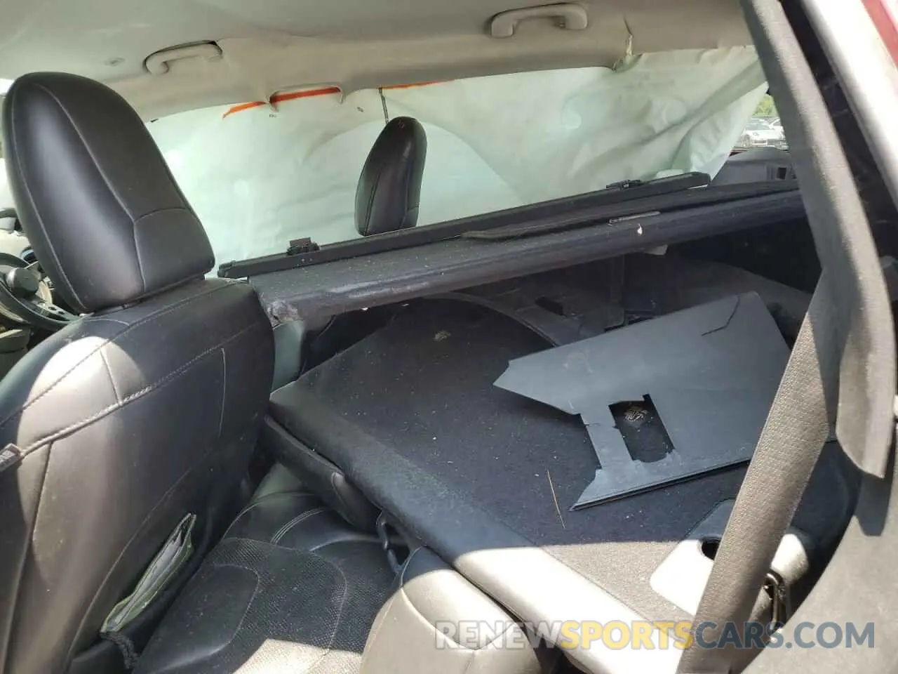 10 Photograph of a damaged car 1C4PJMDX1KD345303 JEEP GRAND CHER 2019