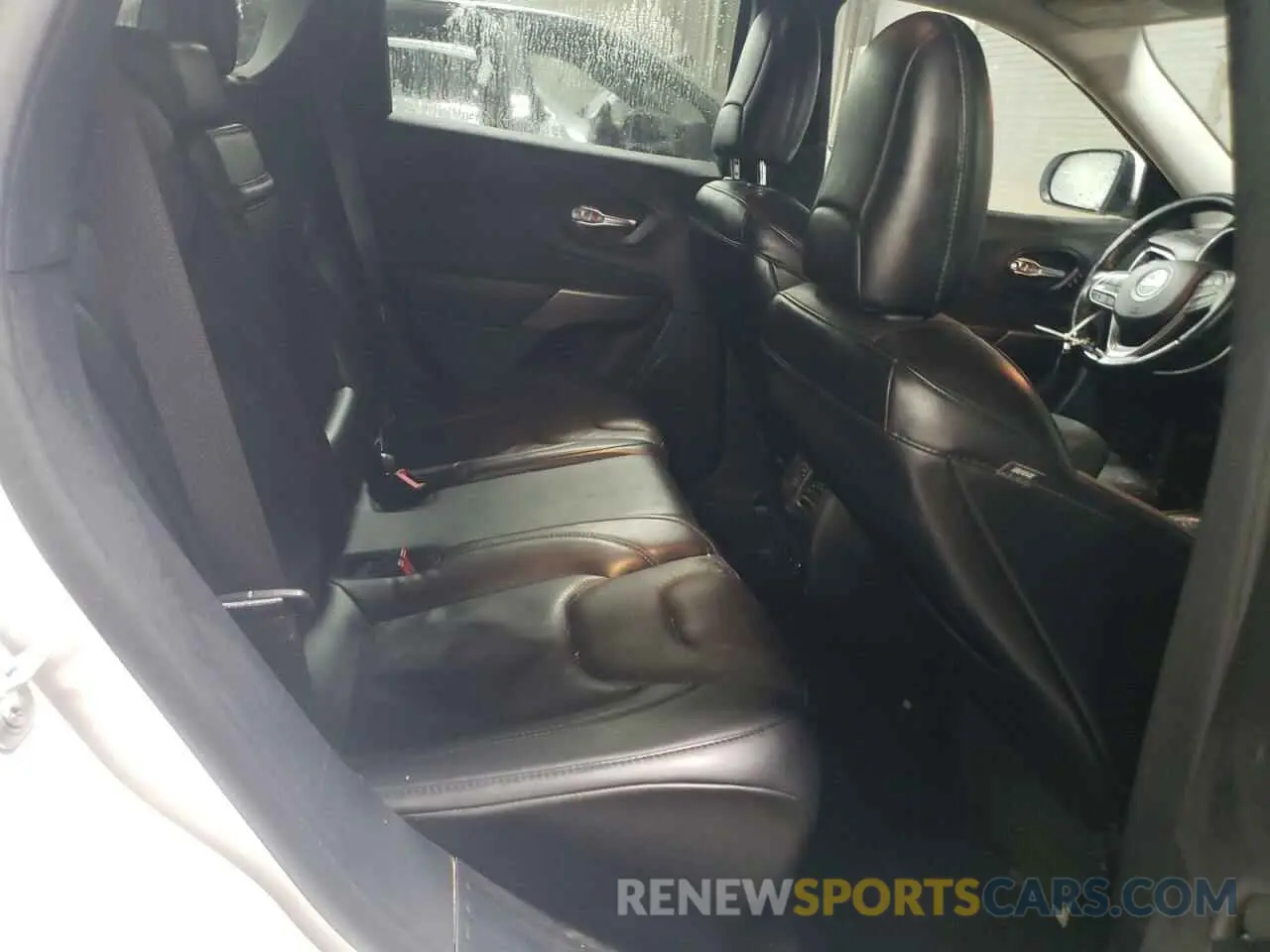 10 Photograph of a damaged car 1C4PJMDX1KD351621 JEEP GRAND CHER 2019