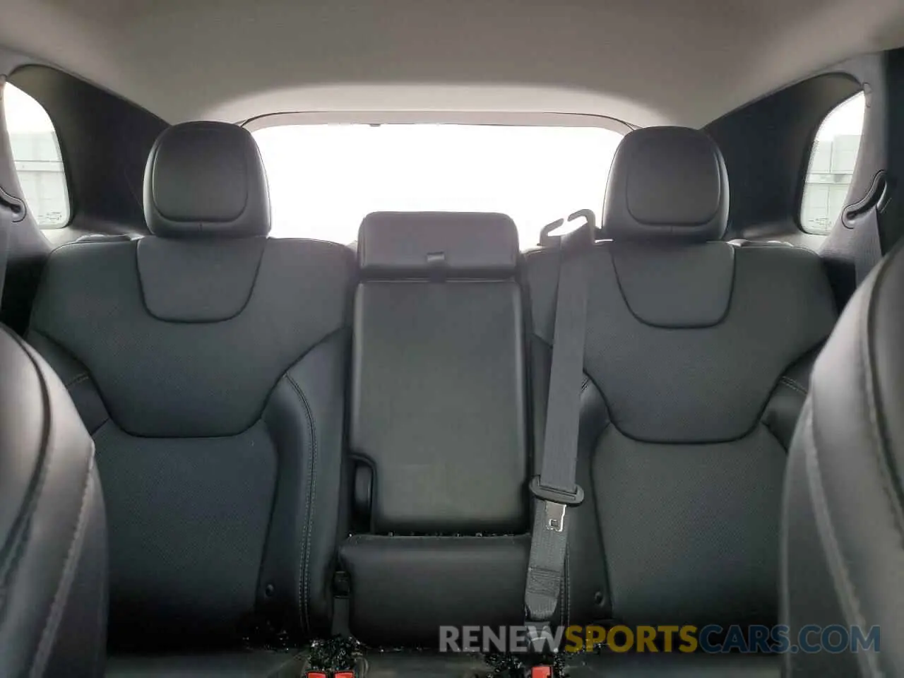 10 Photograph of a damaged car 1C4PJMDX1KD463593 JEEP GRAND CHER 2019