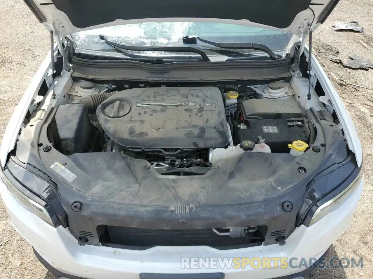 12 Photograph of a damaged car 1C4PJMDX1KD463593 JEEP GRAND CHER 2019