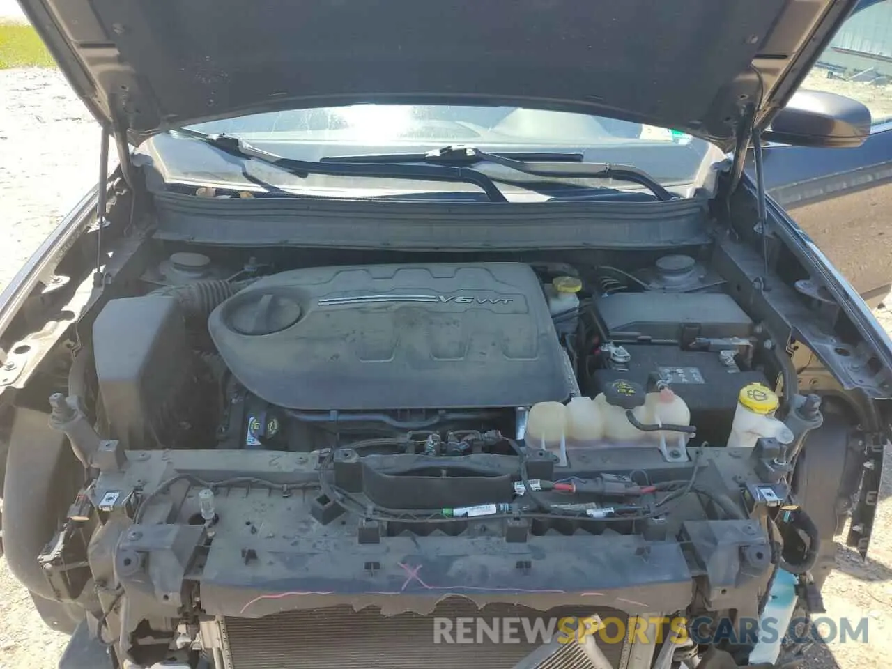 12 Photograph of a damaged car 1C4PJMDX2KD138211 JEEP GRAND CHER 2019