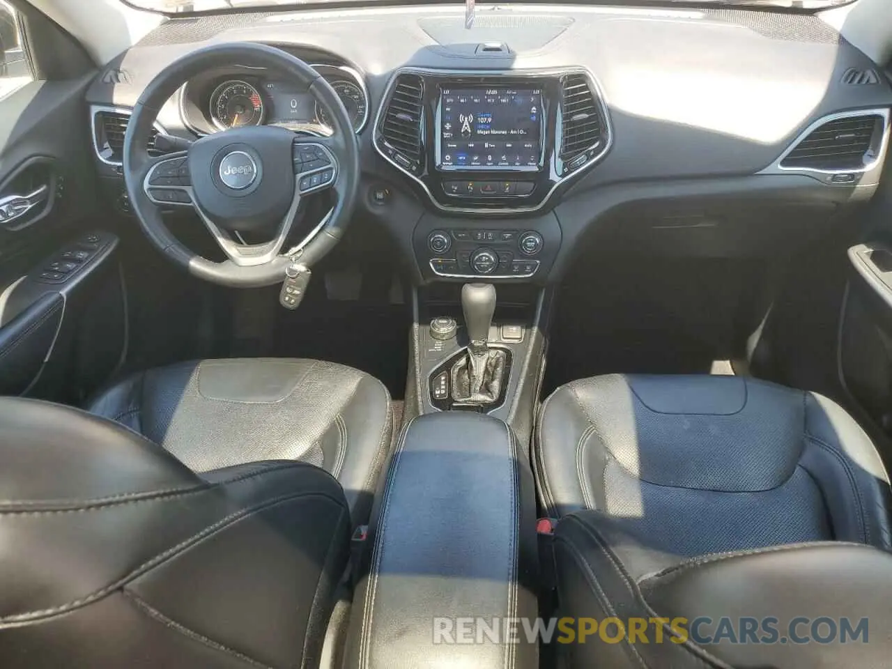 8 Photograph of a damaged car 1C4PJMDX2KD138211 JEEP GRAND CHER 2019