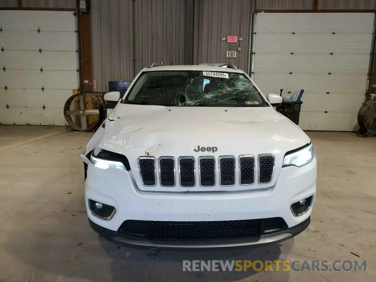 5 Photograph of a damaged car 1C4PJMDX2KD218995 JEEP GRAND CHER 2019