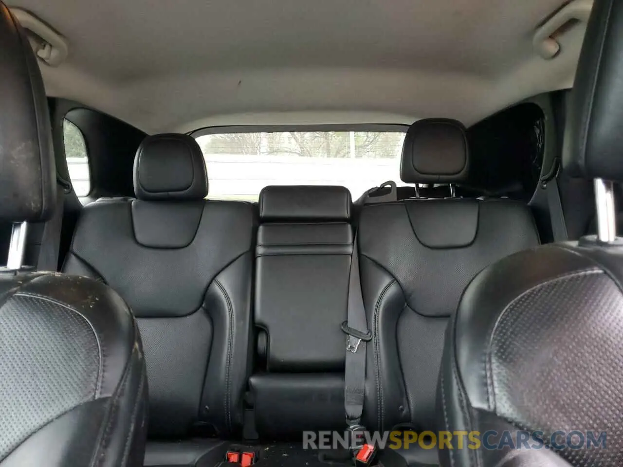 10 Photograph of a damaged car 1C4PJMDX2KD301990 JEEP GRAND CHER 2019