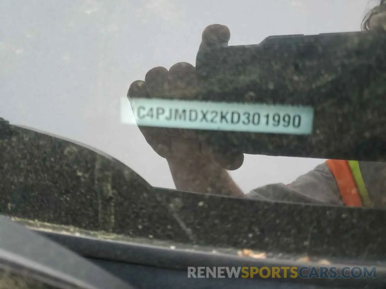 15 Photograph of a damaged car 1C4PJMDX2KD301990 JEEP GRAND CHER 2019