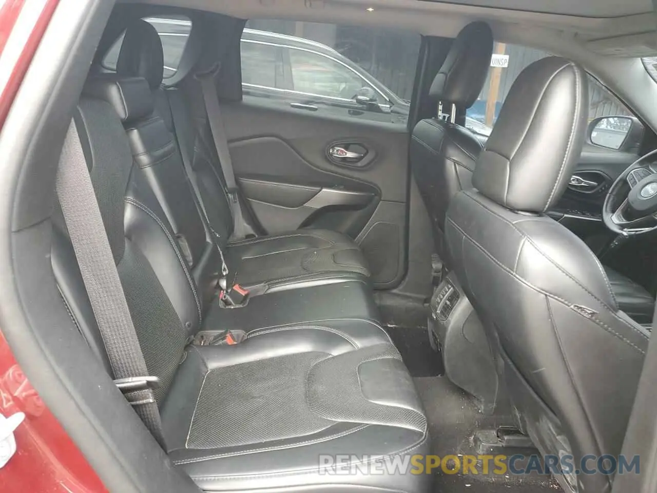 10 Photograph of a damaged car 1C4PJMDX2KD351644 JEEP GRAND CHER 2019