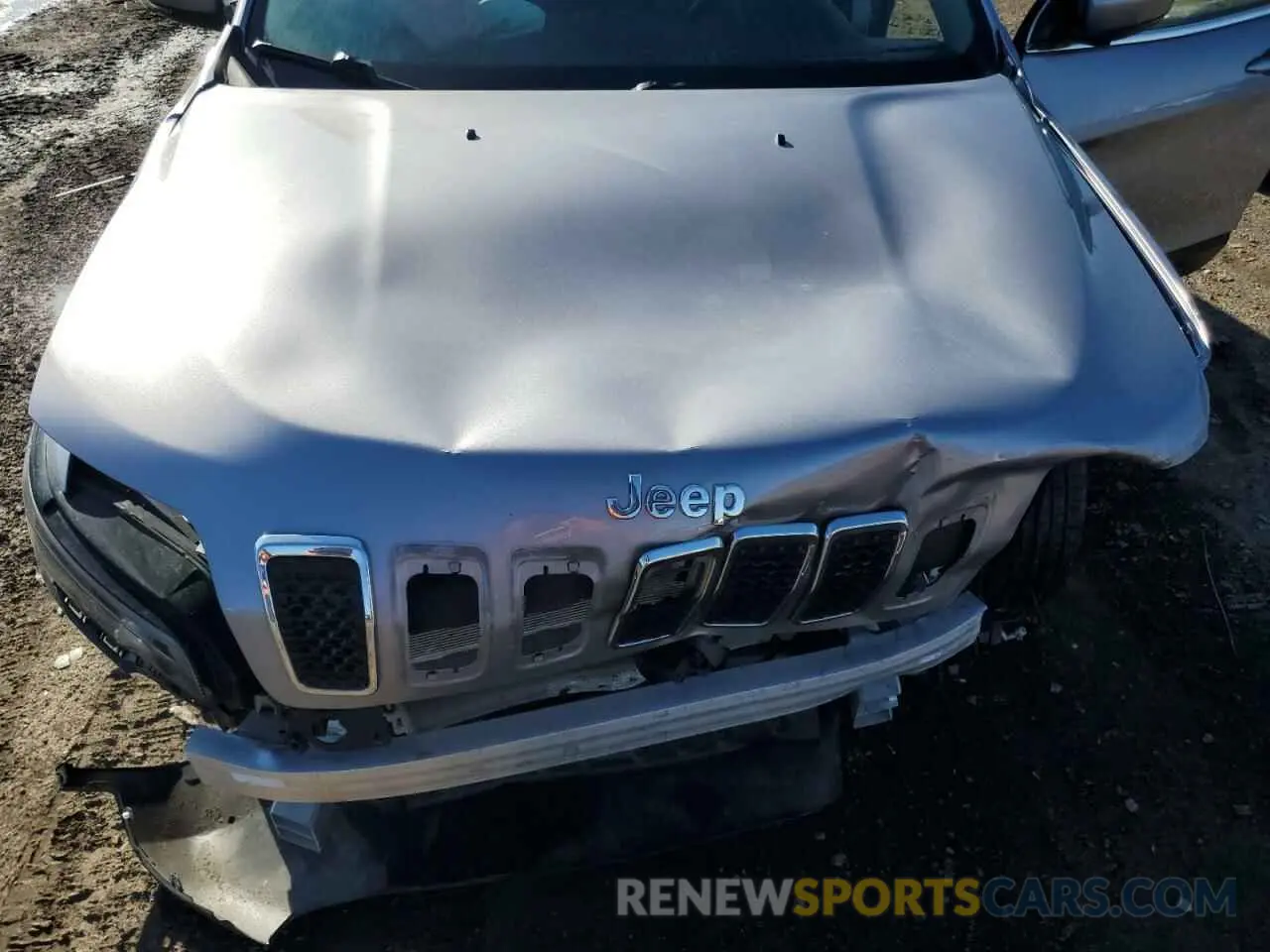 12 Photograph of a damaged car 1C4PJMDX2KD383123 JEEP GRAND CHER 2019