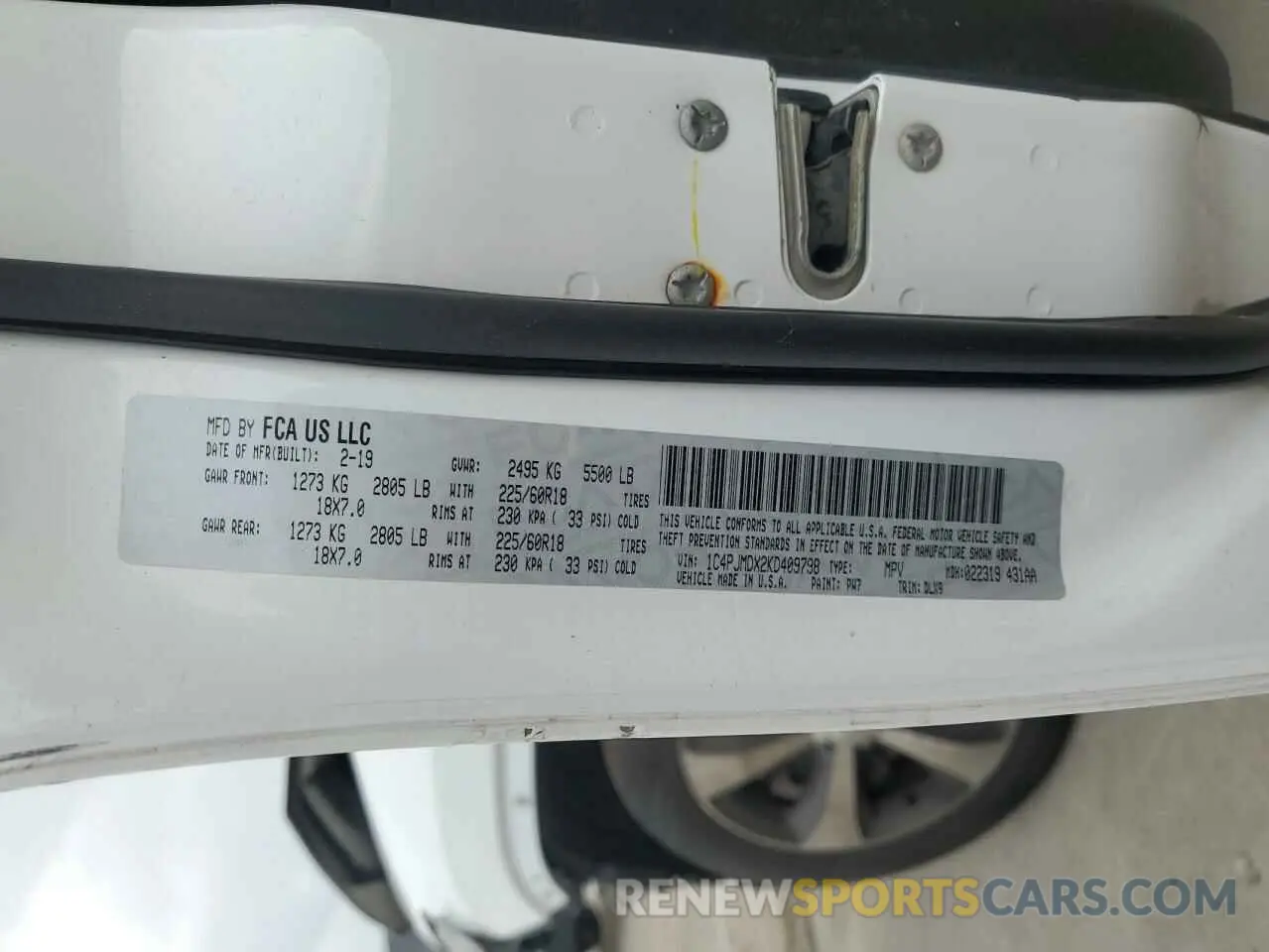 14 Photograph of a damaged car 1C4PJMDX2KD409798 JEEP GRAND CHER 2019