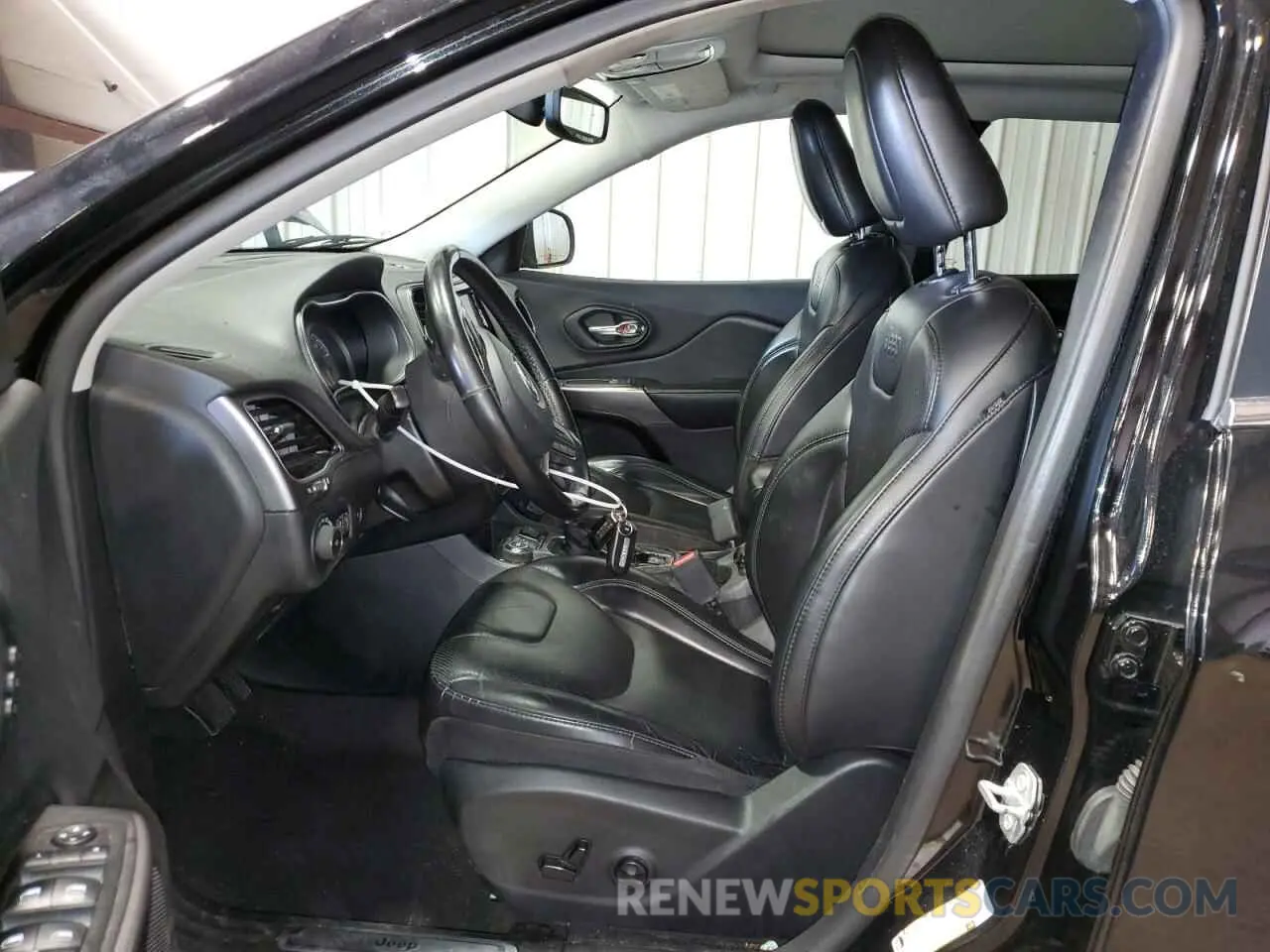 7 Photograph of a damaged car 1C4PJMDX2KD451081 JEEP GRAND CHER 2019