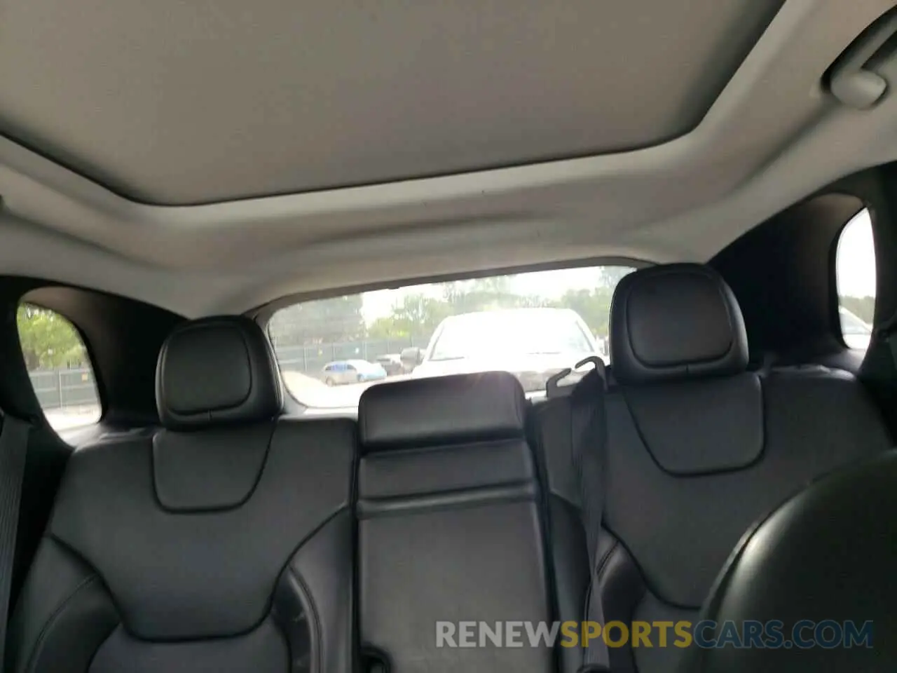 10 Photograph of a damaged car 1C4PJMDX3KD135057 JEEP GRAND CHER 2019
