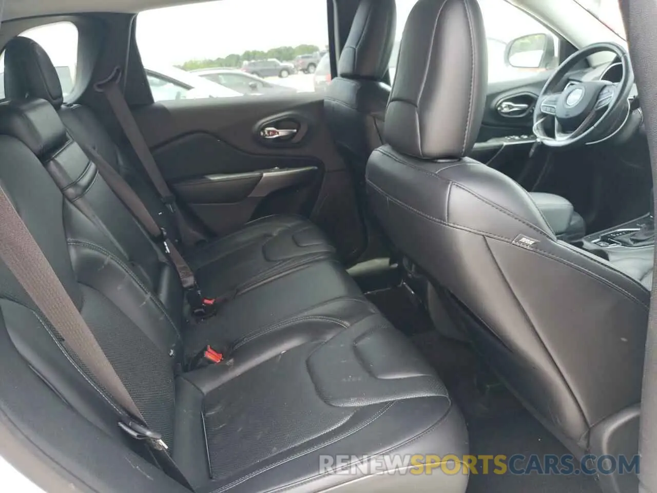 11 Photograph of a damaged car 1C4PJMDX3KD135057 JEEP GRAND CHER 2019