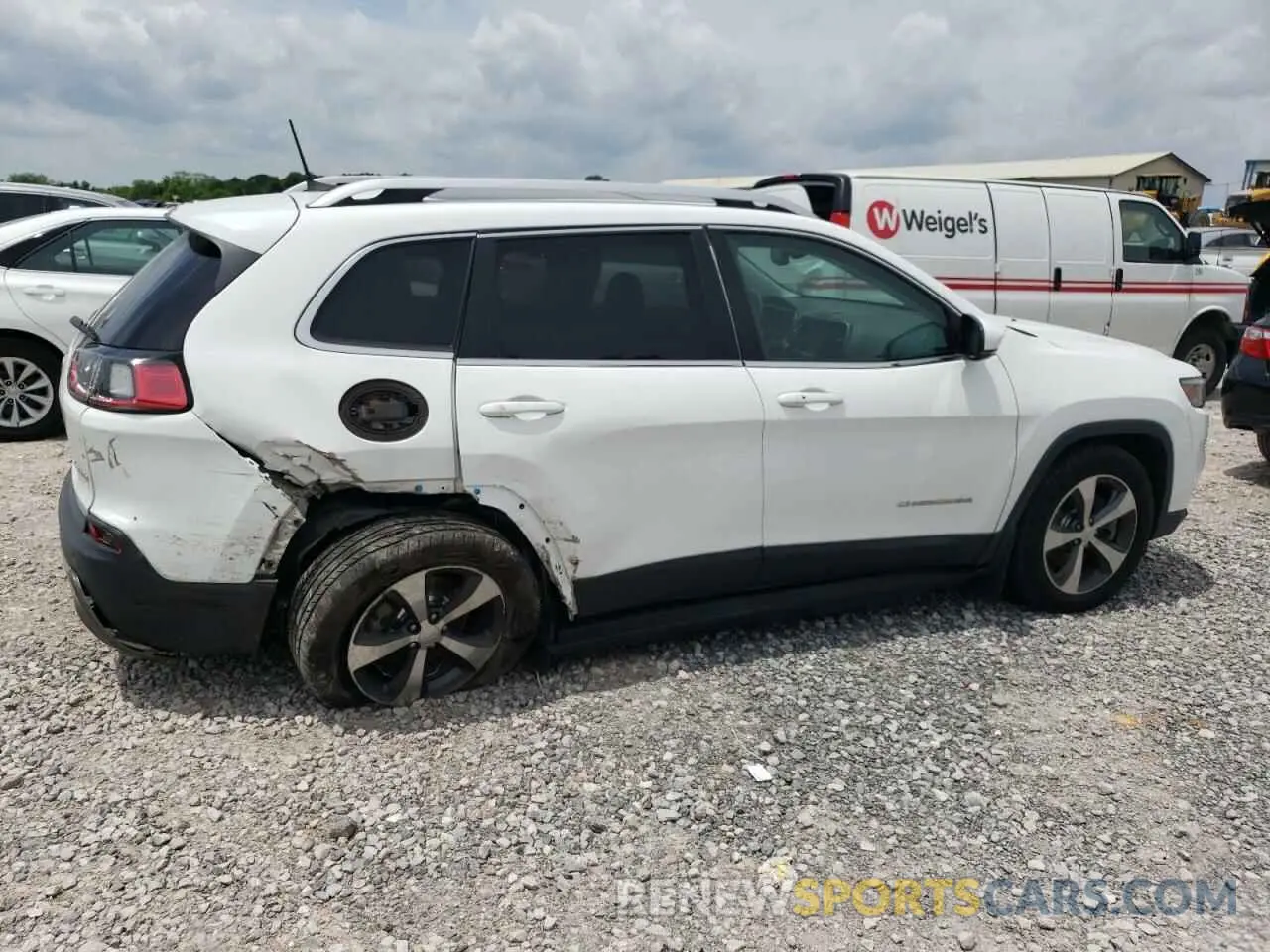 3 Photograph of a damaged car 1C4PJMDX3KD135057 JEEP GRAND CHER 2019