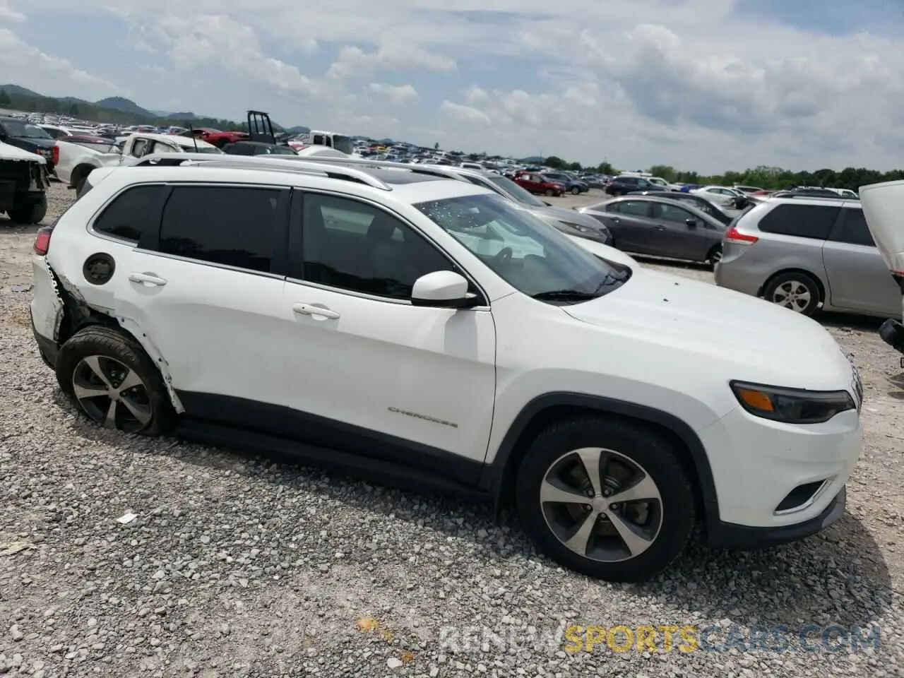 4 Photograph of a damaged car 1C4PJMDX3KD135057 JEEP GRAND CHER 2019