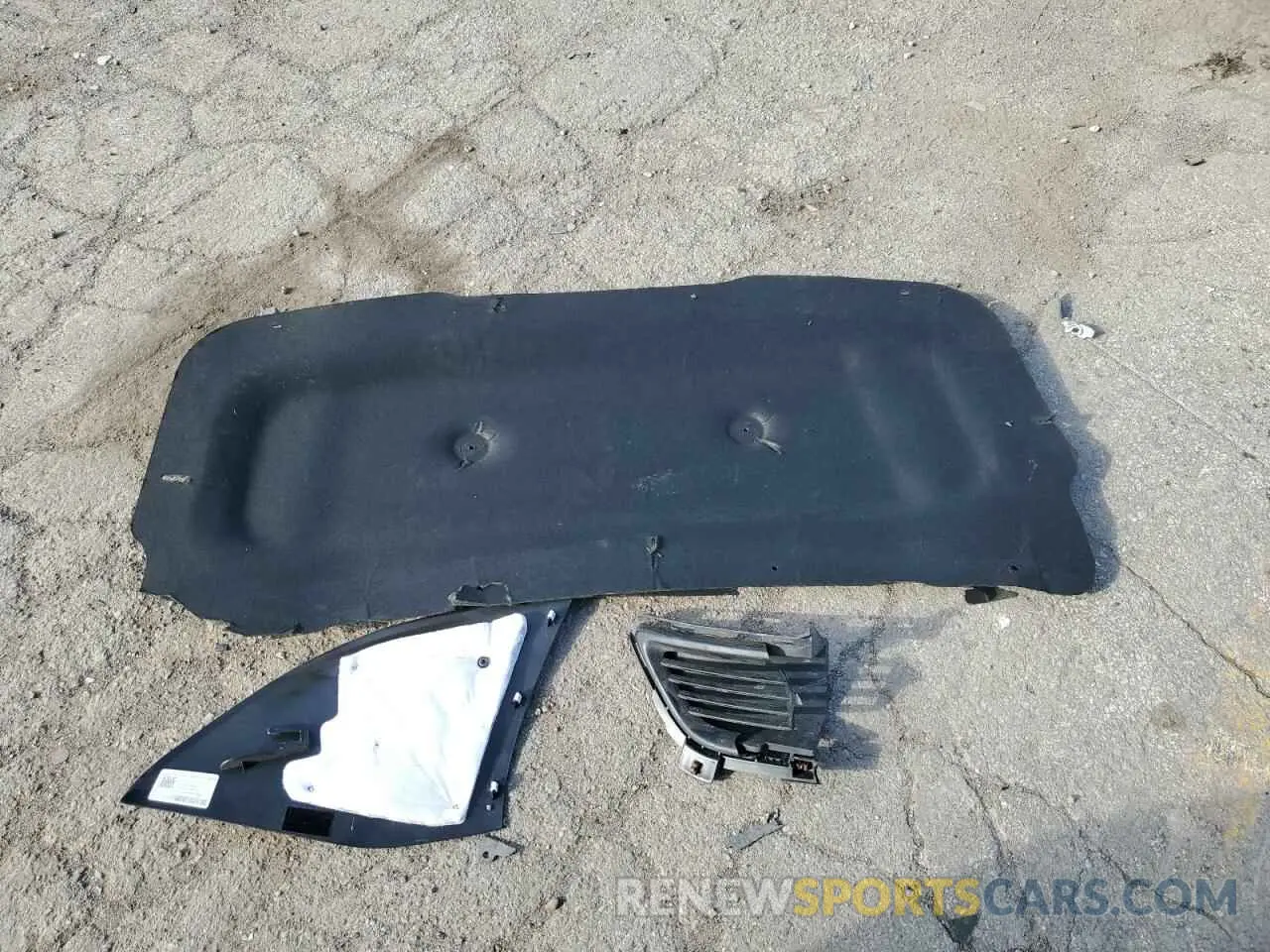 13 Photograph of a damaged car 1C4PJMDX3KD188941 JEEP GRAND CHER 2019