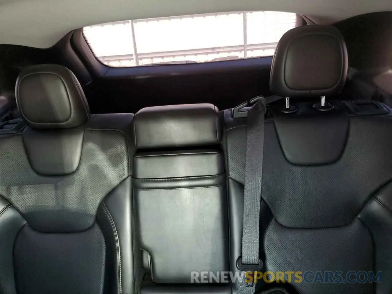 10 Photograph of a damaged car 1C4PJMDX3KD303795 JEEP GRAND CHER 2019