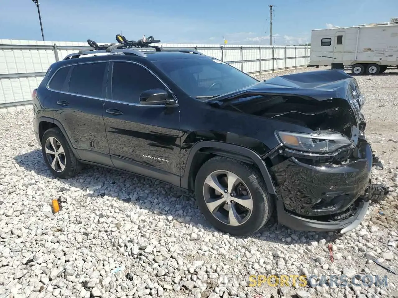 4 Photograph of a damaged car 1C4PJMDX3KD303795 JEEP GRAND CHER 2019