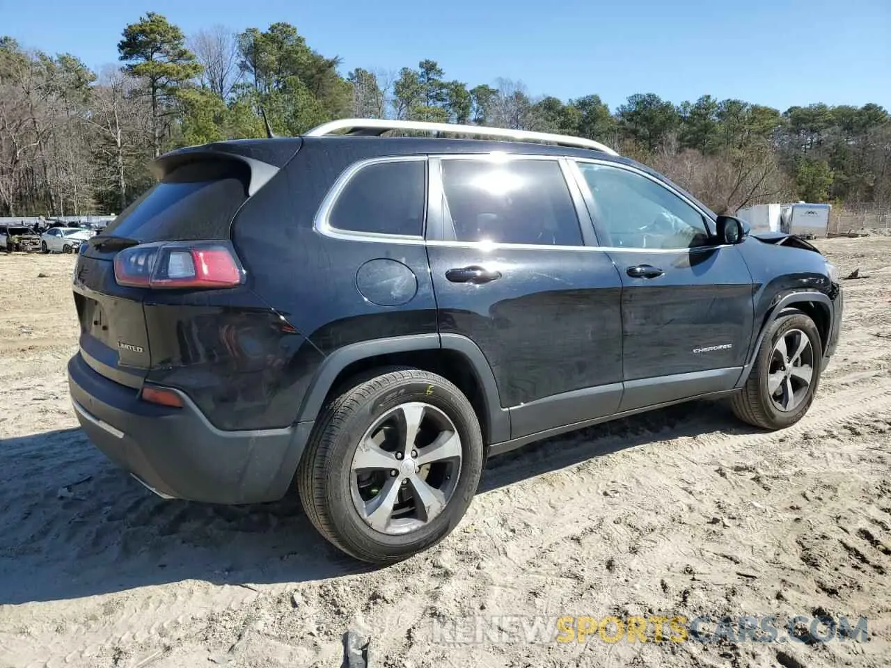 3 Photograph of a damaged car 1C4PJMDX3KD395247 JEEP GRAND CHER 2019