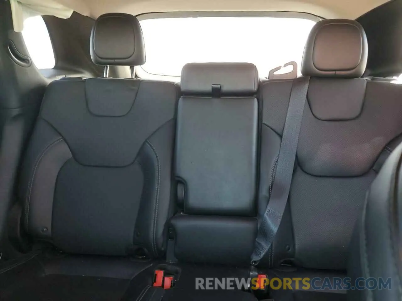 10 Photograph of a damaged car 1C4PJMDX3KD430532 JEEP GRAND CHER 2019