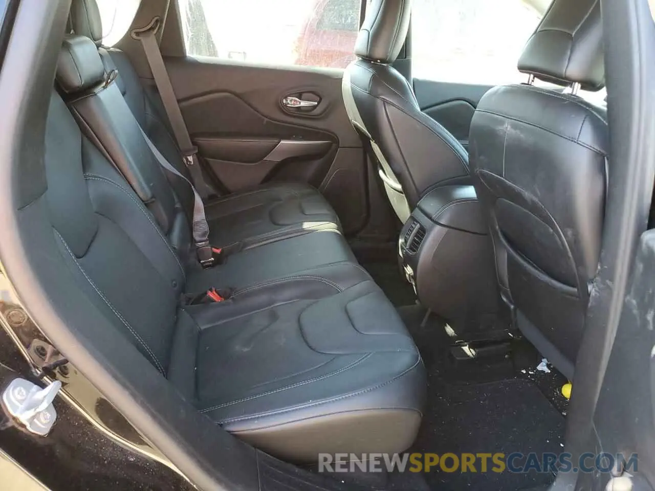 11 Photograph of a damaged car 1C4PJMDX3KD430532 JEEP GRAND CHER 2019