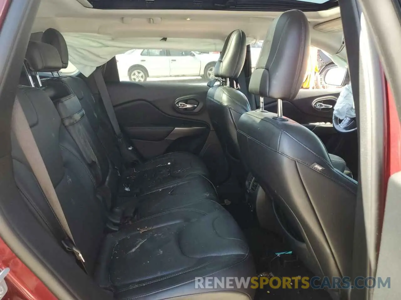 11 Photograph of a damaged car 1C4PJMDX4KD103928 JEEP GRAND CHER 2019