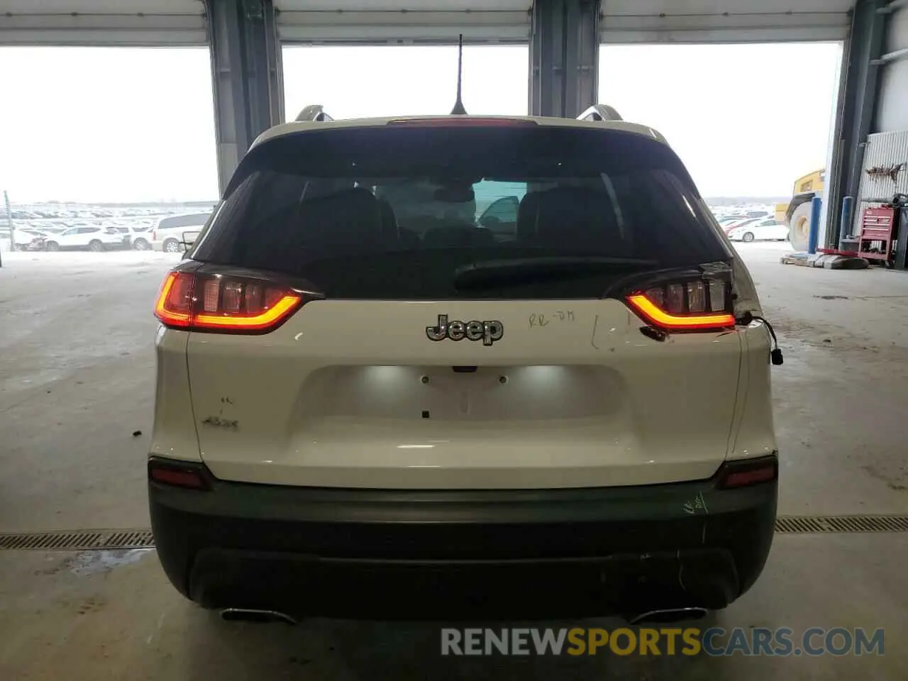 6 Photograph of a damaged car 1C4PJMDX4KD119143 JEEP GRAND CHER 2019
