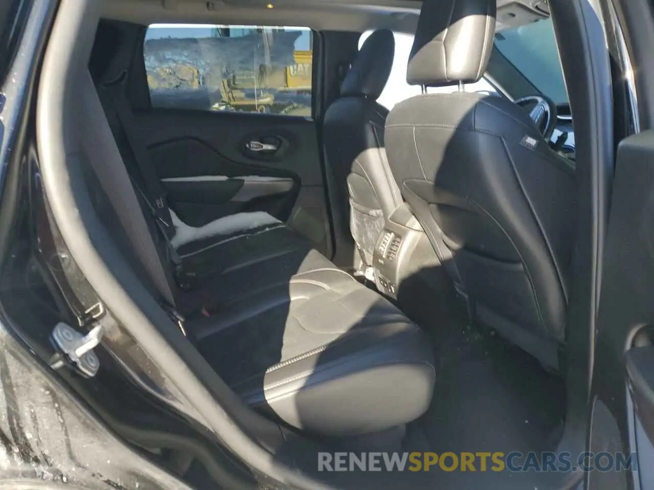 11 Photograph of a damaged car 1C4PJMDX5KD118891 JEEP GRAND CHER 2019