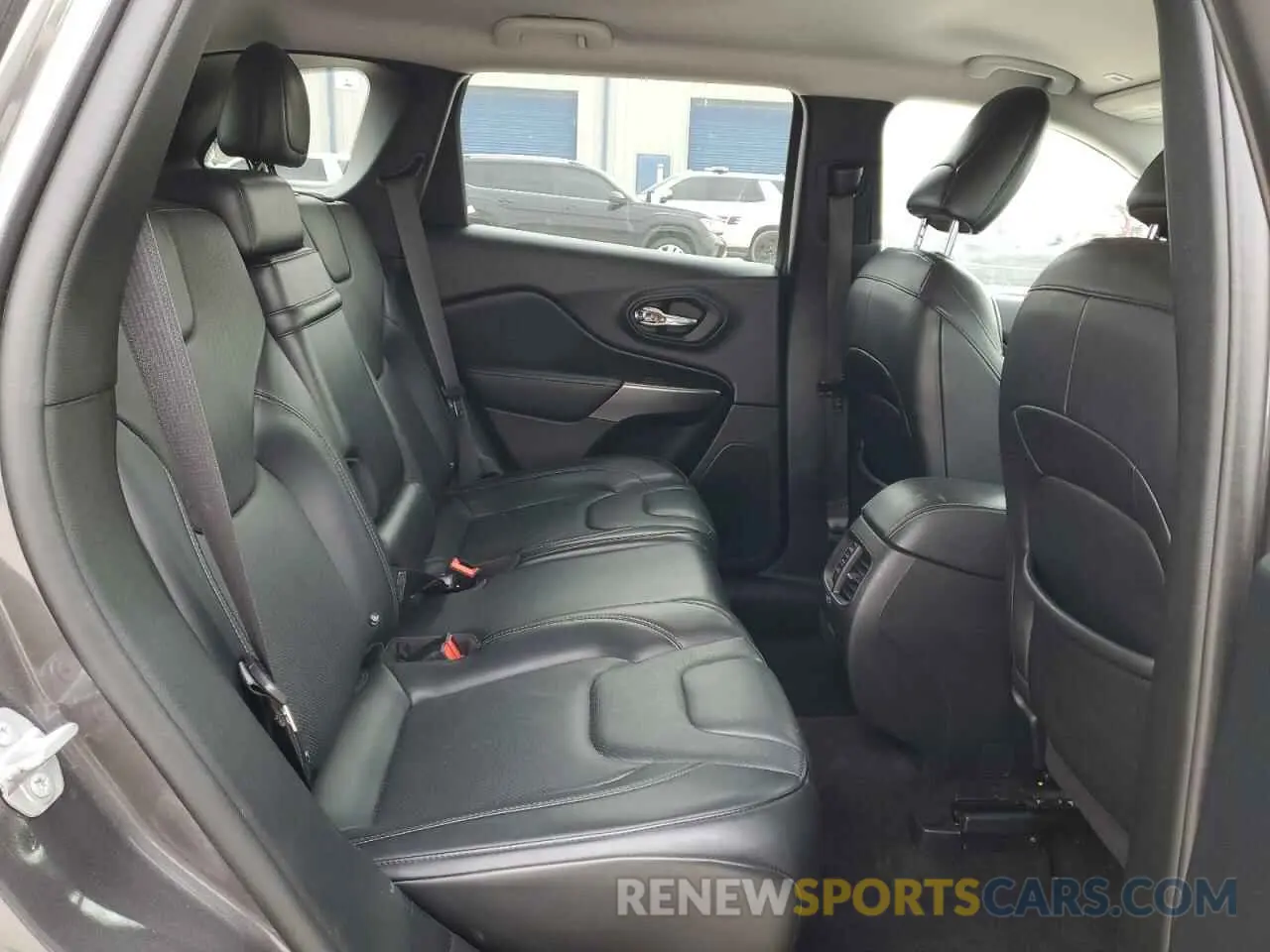 11 Photograph of a damaged car 1C4PJMDX5KD134895 JEEP GRAND CHER 2019
