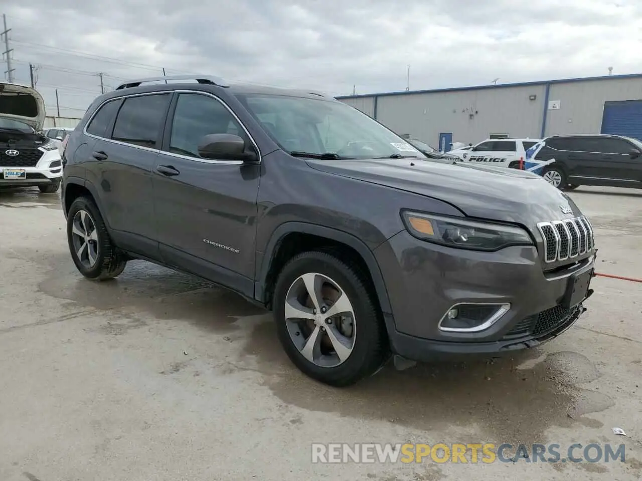 4 Photograph of a damaged car 1C4PJMDX5KD134895 JEEP GRAND CHER 2019