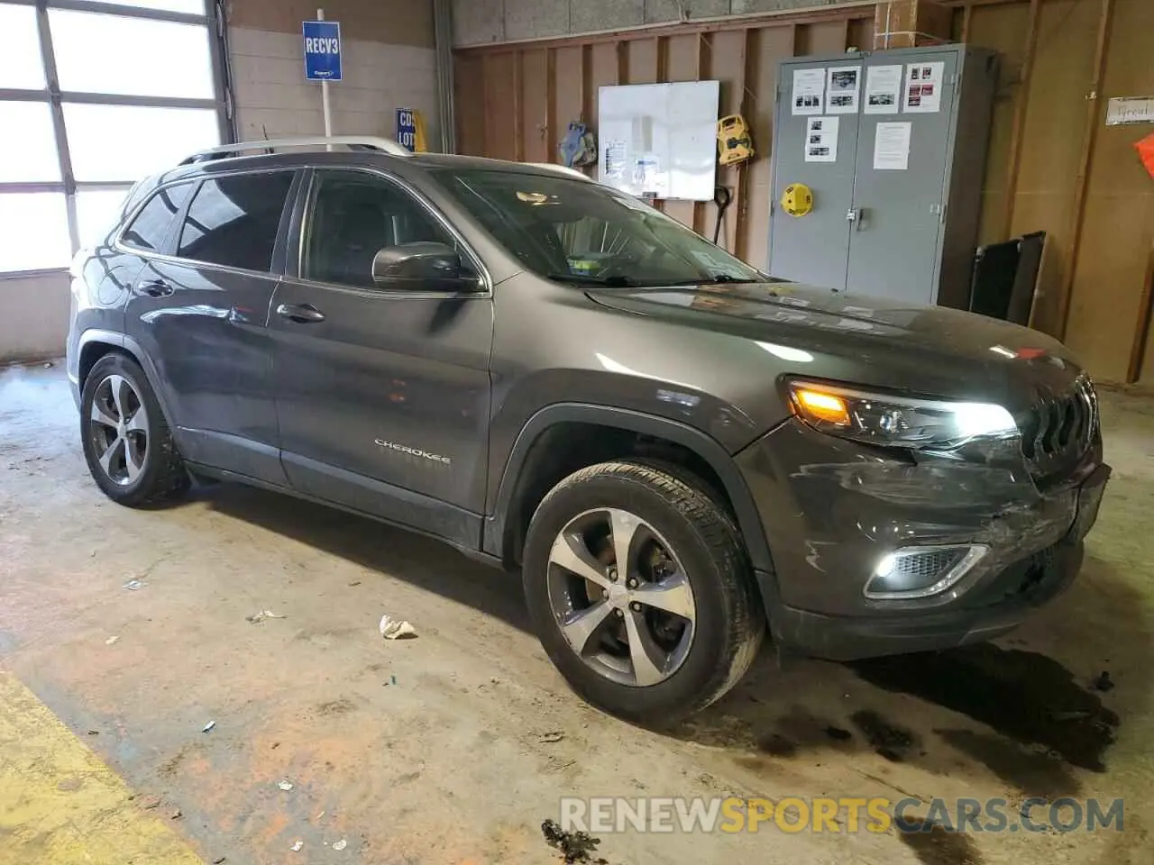4 Photograph of a damaged car 1C4PJMDX5KD137246 JEEP GRAND CHER 2019