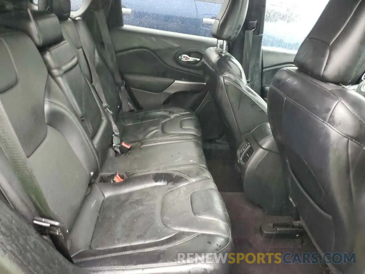 11 Photograph of a damaged car 1C4PJMDX5KD150238 JEEP GRAND CHER 2019