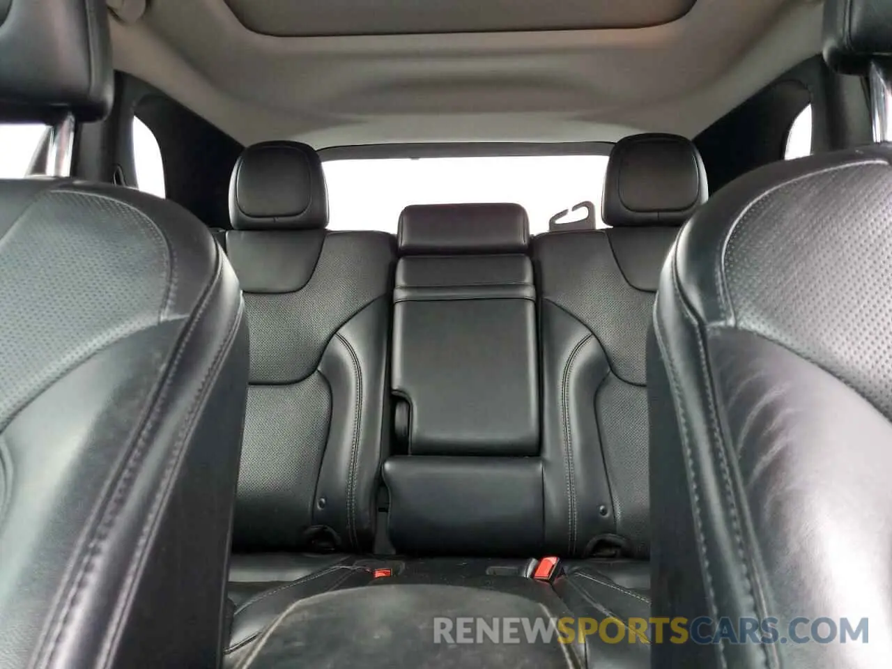 10 Photograph of a damaged car 1C4PJMDX5KD369278 JEEP GRAND CHER 2019