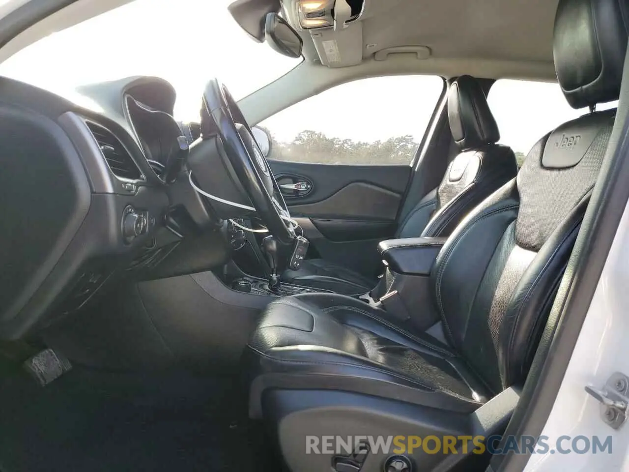 7 Photograph of a damaged car 1C4PJMDX5KD375792 JEEP GRAND CHER 2019