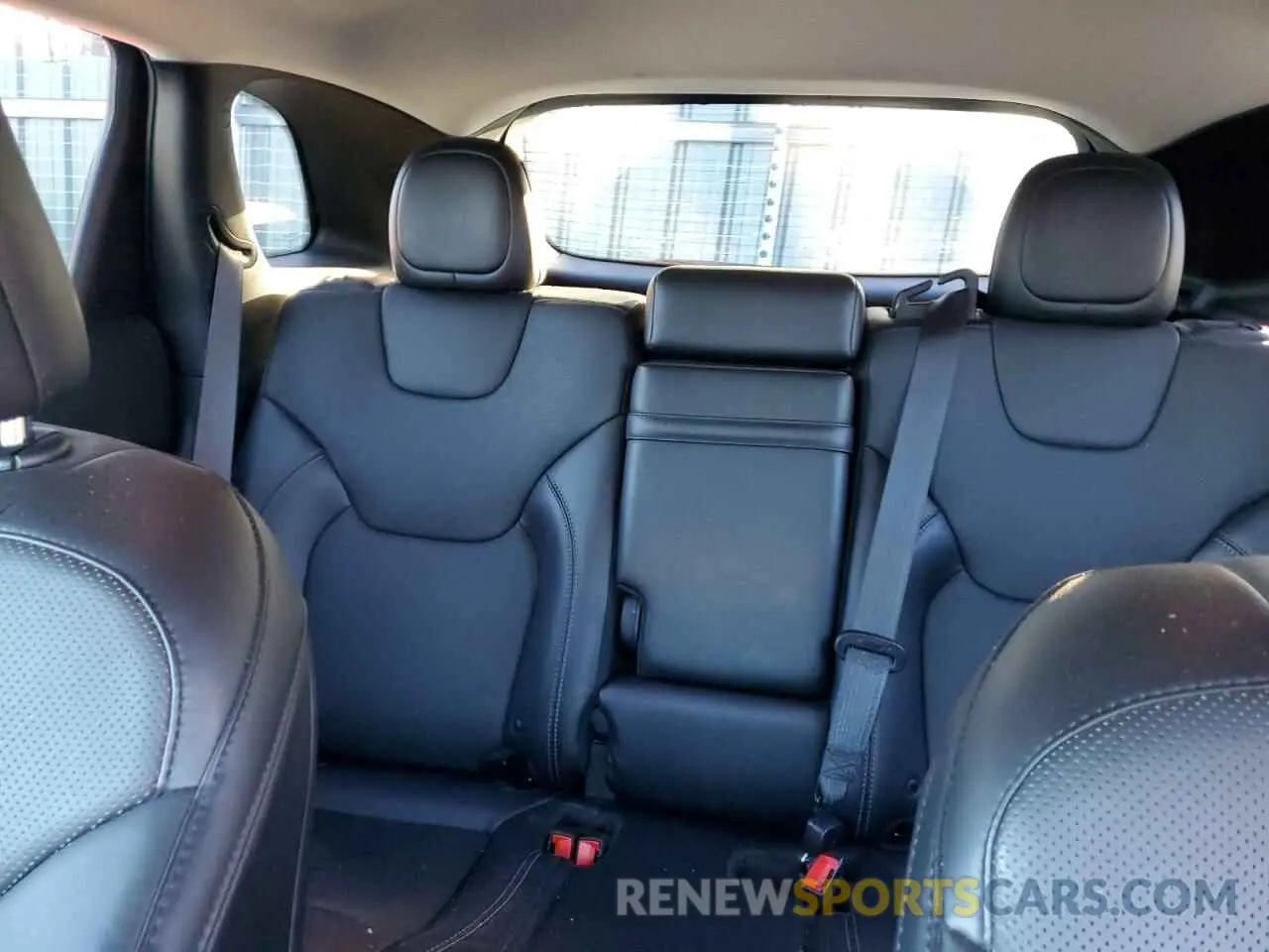 10 Photograph of a damaged car 1C4PJMDX5KD378000 JEEP GRAND CHER 2019