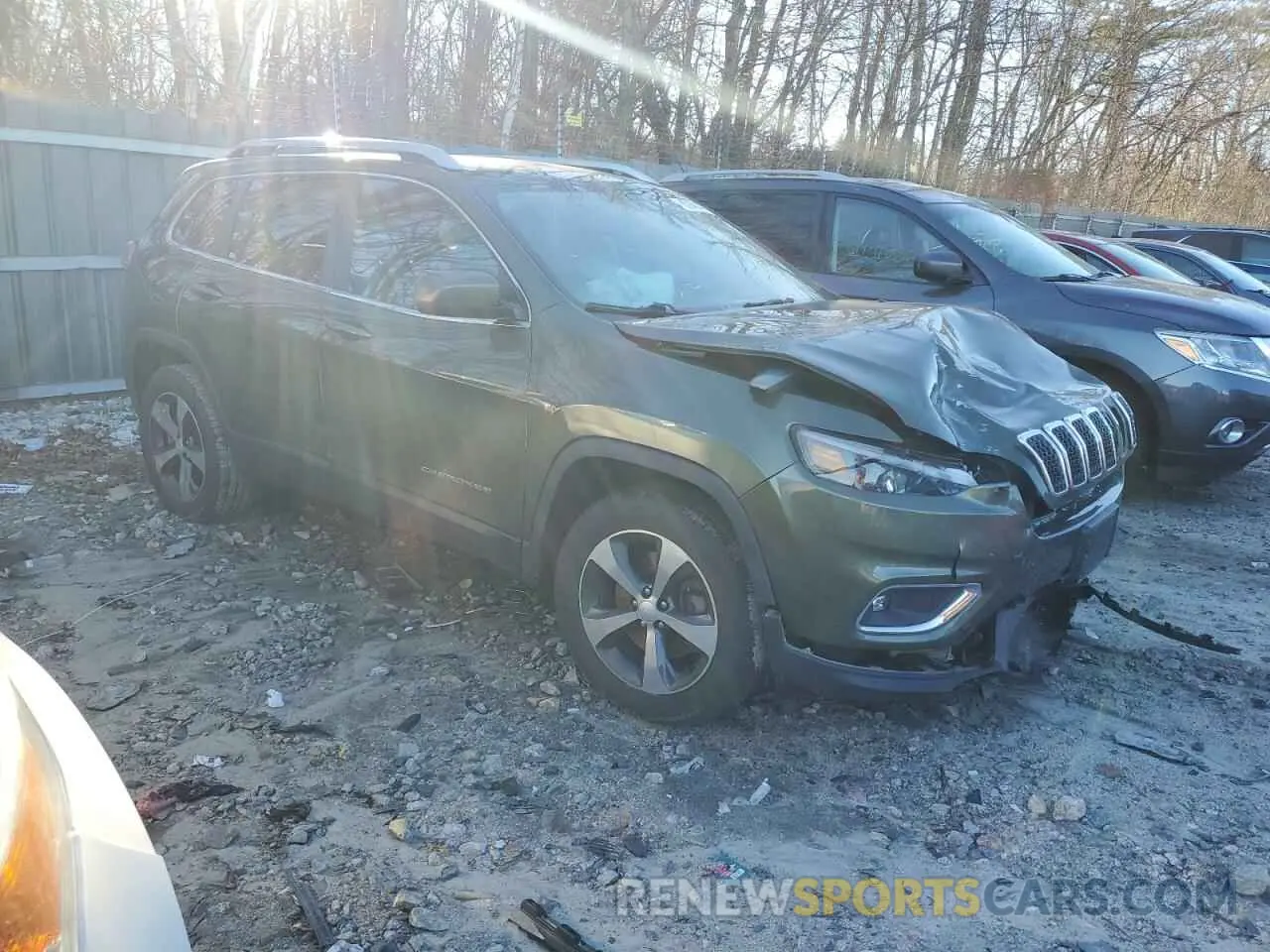 4 Photograph of a damaged car 1C4PJMDX5KD378000 JEEP GRAND CHER 2019